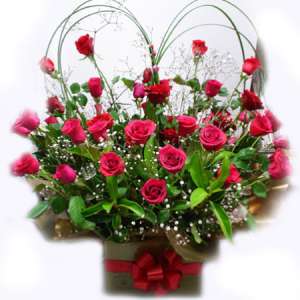 AN 05 - Red Boxed Love Heart Arrangement